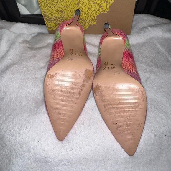 Shoes - Picture 5 of 6